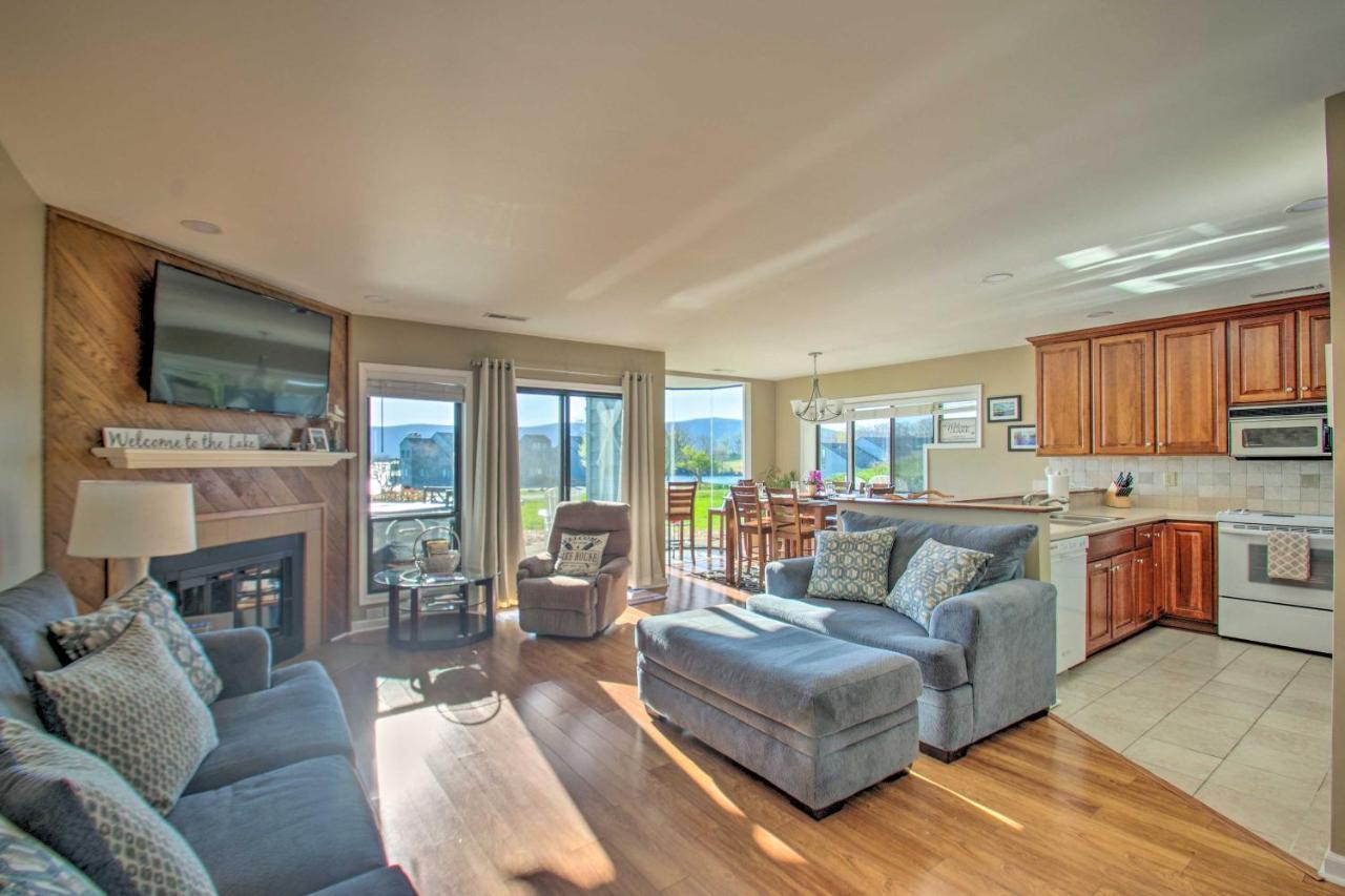 Sun-Filled Condo With Smith Mountain Lake Views Moneta Exterior foto