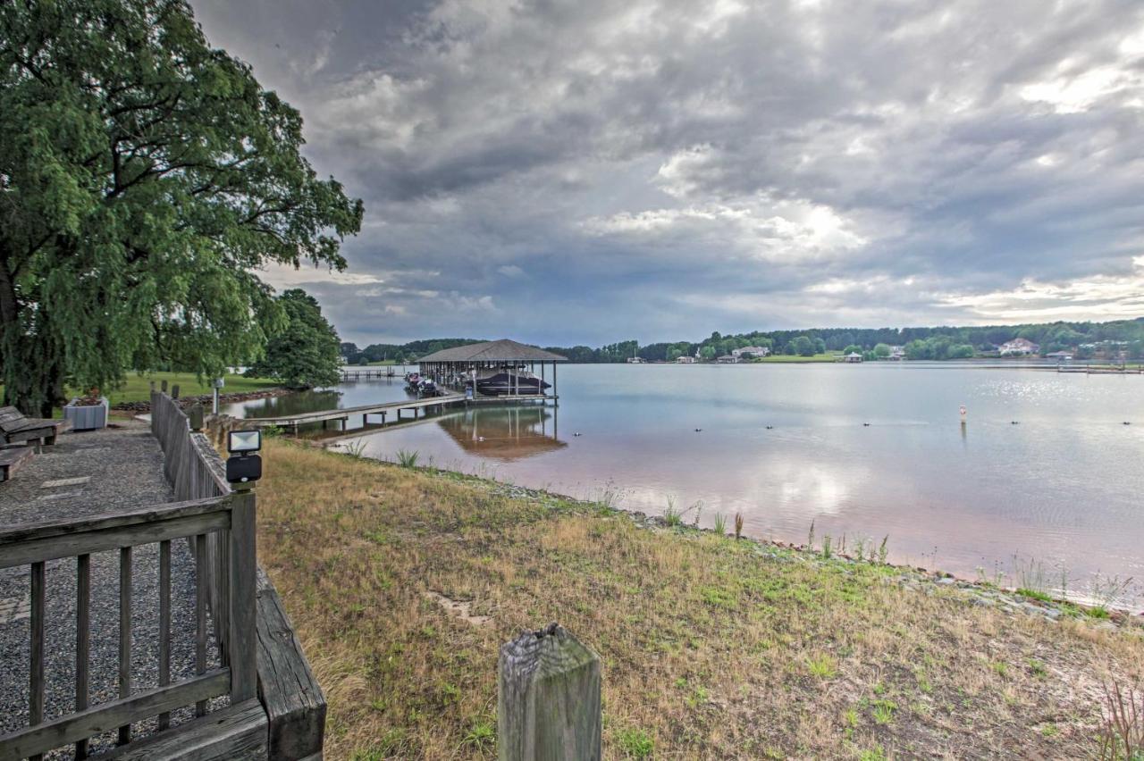 Sun-Filled Condo With Smith Mountain Lake Views Moneta Exterior foto